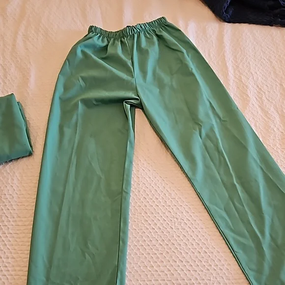 Veterinarian costume/scrubs - Picture 3 of 4